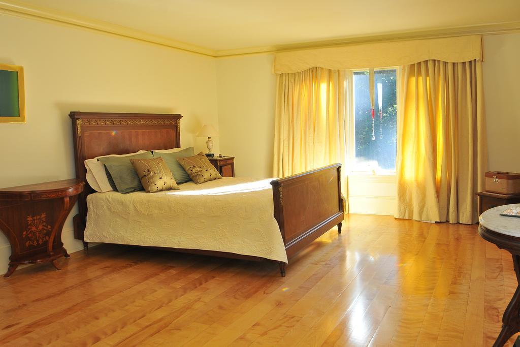 Bass Manor Bed And Breakfast & Art Museum Malta Rum bild